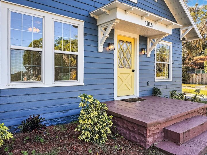 Property Photo:  1016 Washington Avenue  FL 32726 