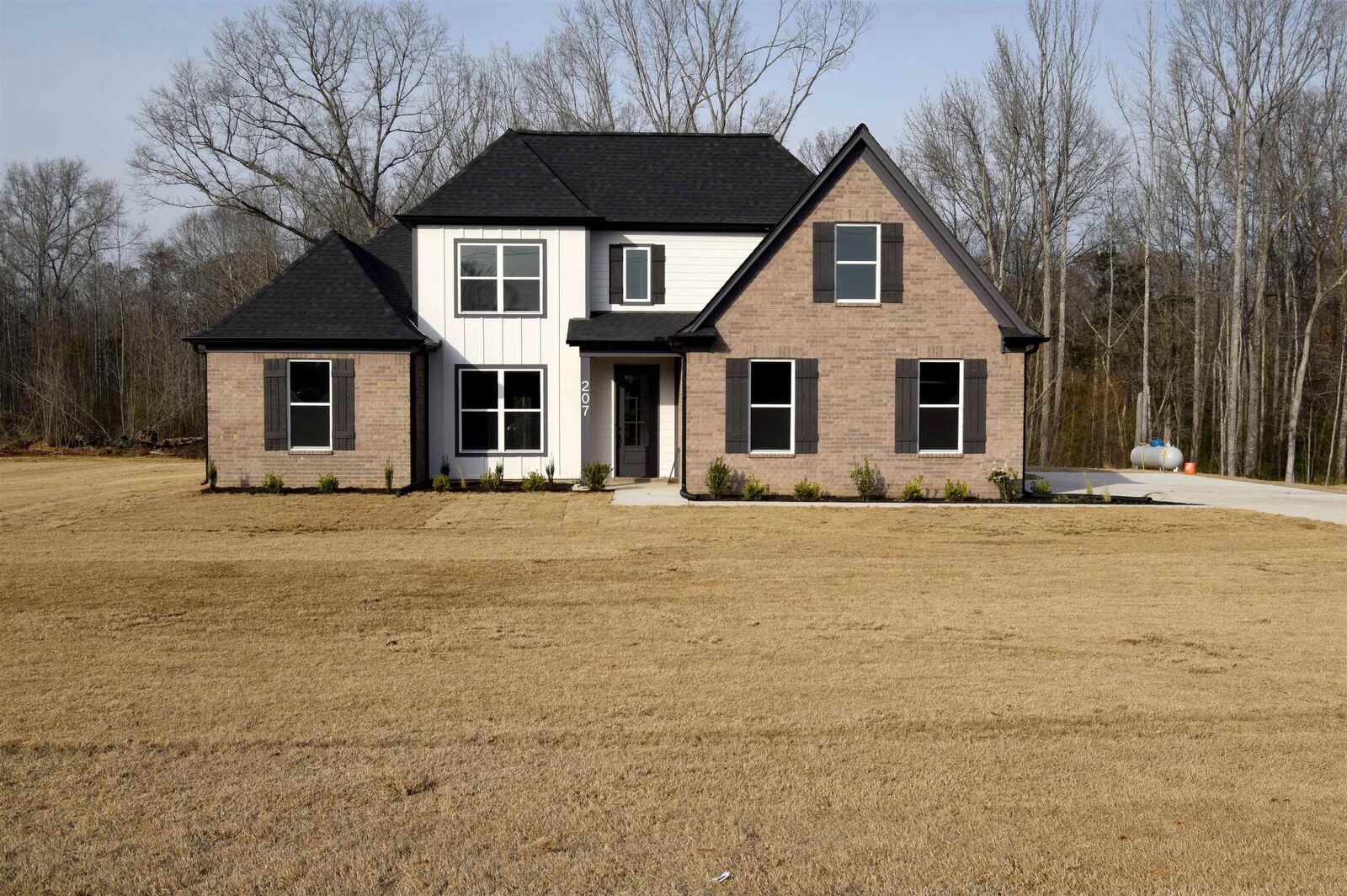 Property Photo:  207 Centerline Roper Loop  MS 38611 