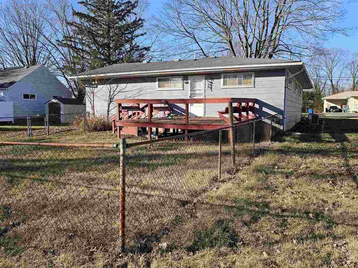 Property Photo:  302 Marteeny  IL 62864 