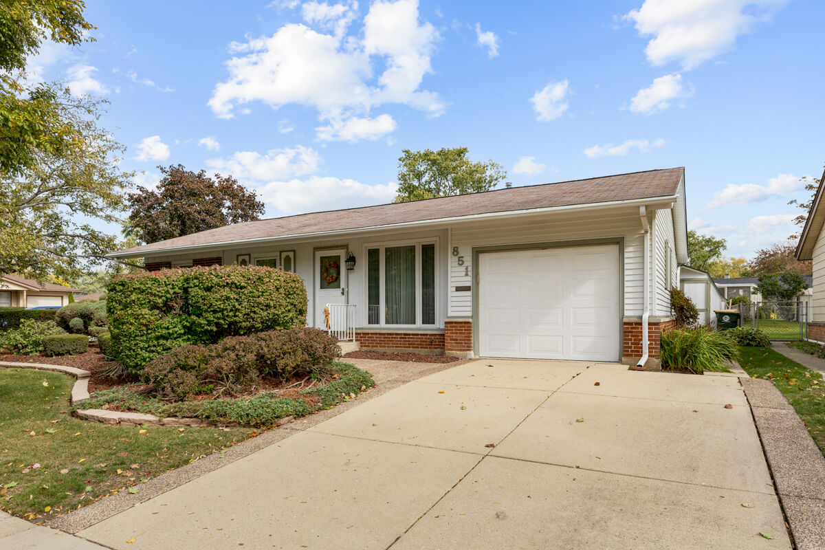 Property Photo:  851 Crest Avenue  IL 60007 