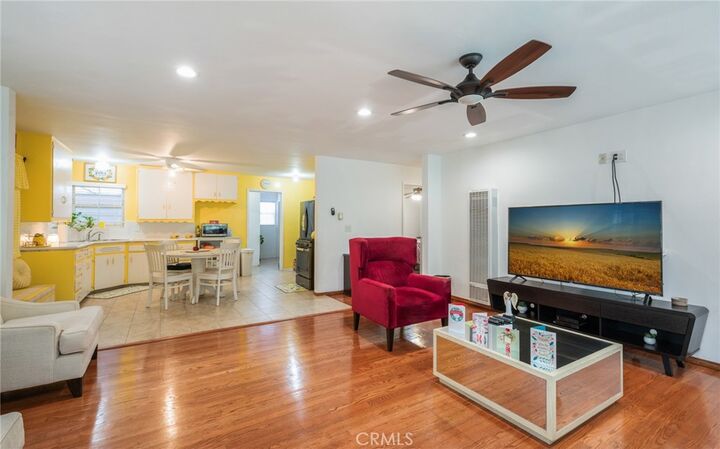 Property Photo: 352 E 49th CA 90805