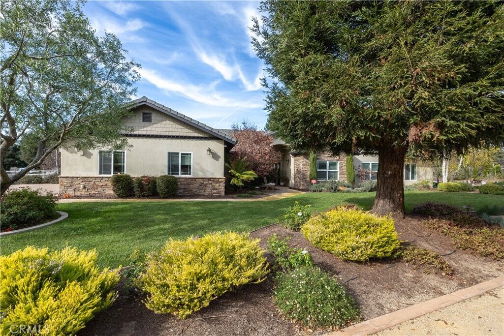 Property Photo:  120 N Las Flores Drive  CA 93444 