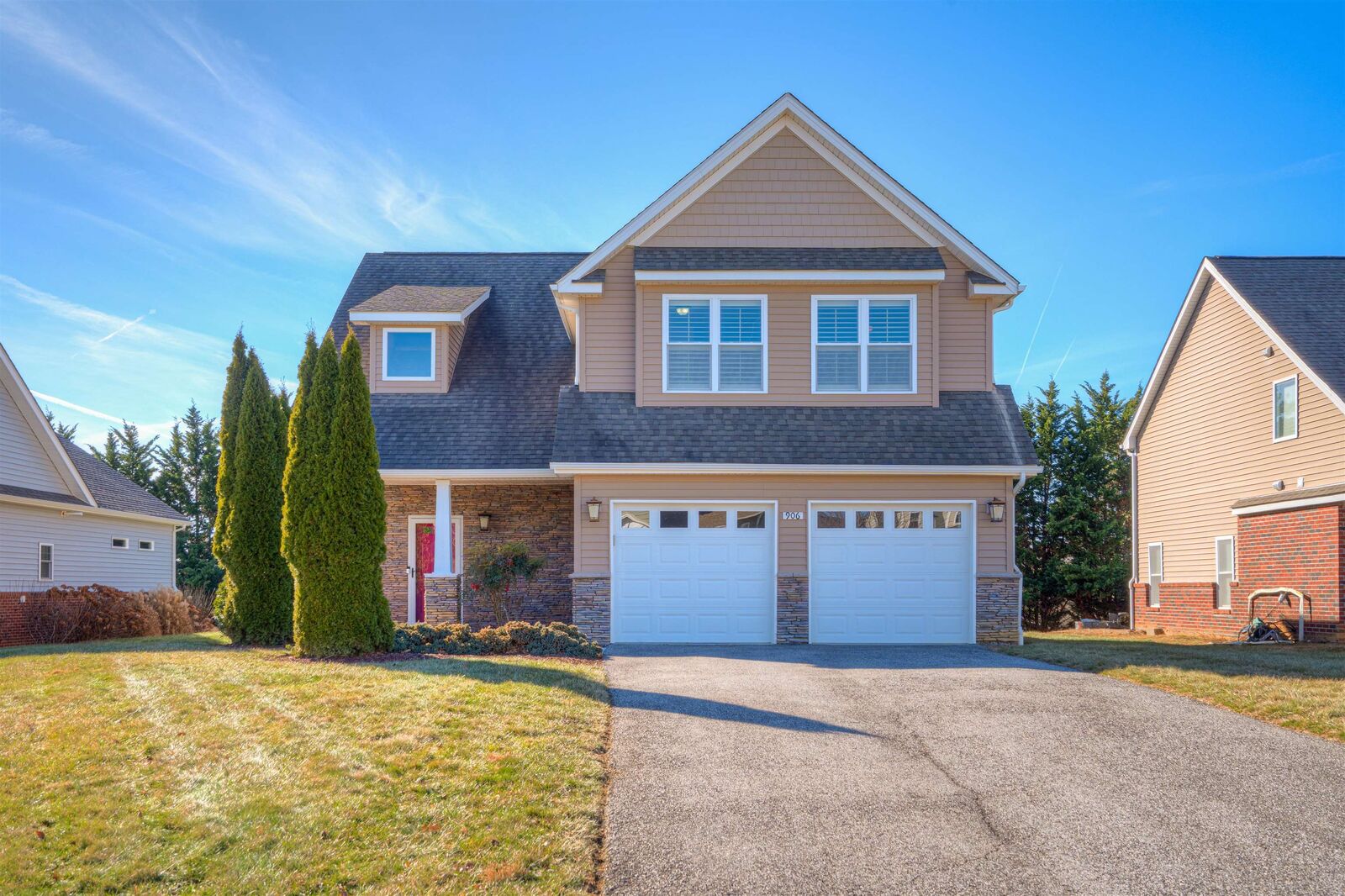 Property Photo: 906 Kentwood Drive VA 24060