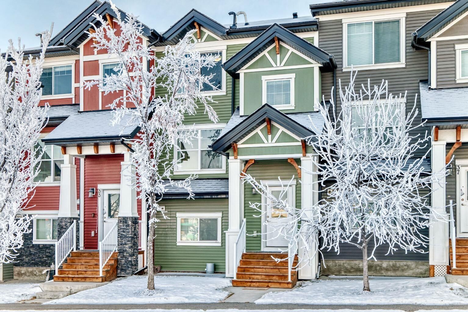 Property Photo:  35 Nolan Hill Boulevard  AB T3R 0S5 