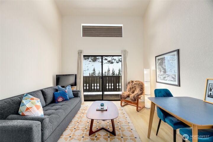 Property Photo:  74  Erste Street 2106  WA 98068 