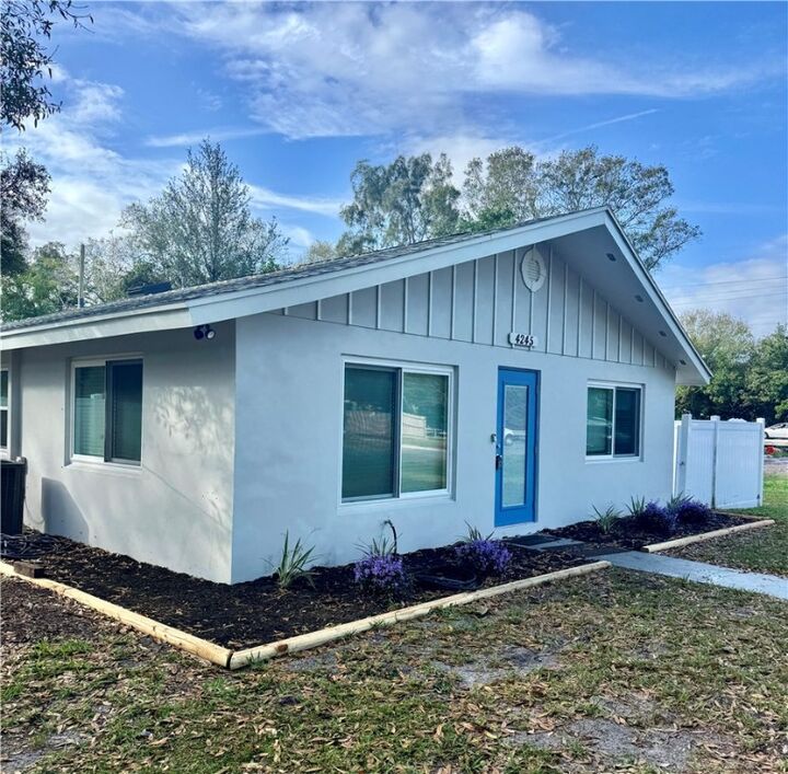 Property Photo:  4245 15th Street  FL 32960 