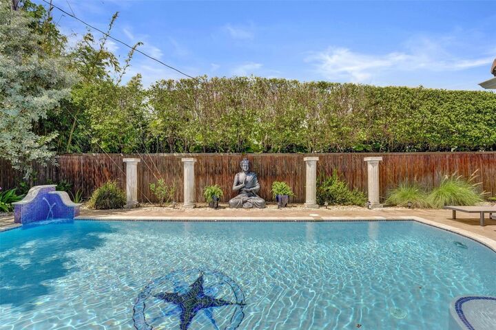 Property Photo:  2732 NE 26th Street  FL 33305 