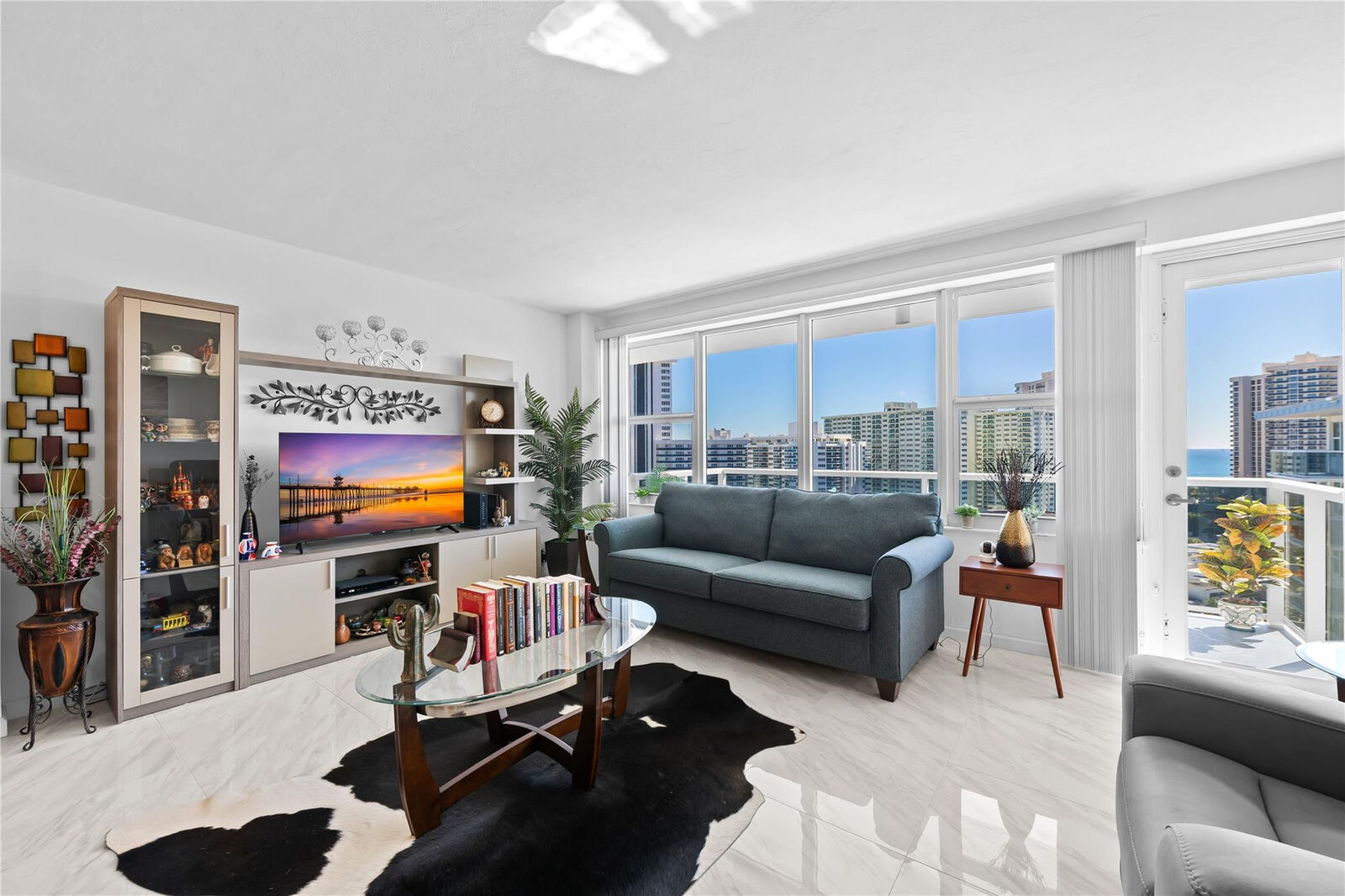 Property Photo:  3300 NE 36th Street 1711  FL 33308 