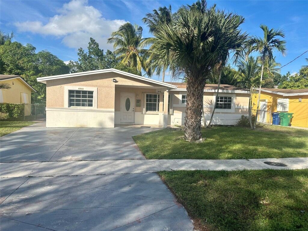 Property Photo: 4341 NW 27th Street FL 33313