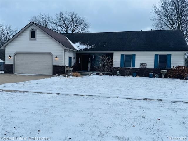 Property Photo: 412 Rosette Street MI 48442