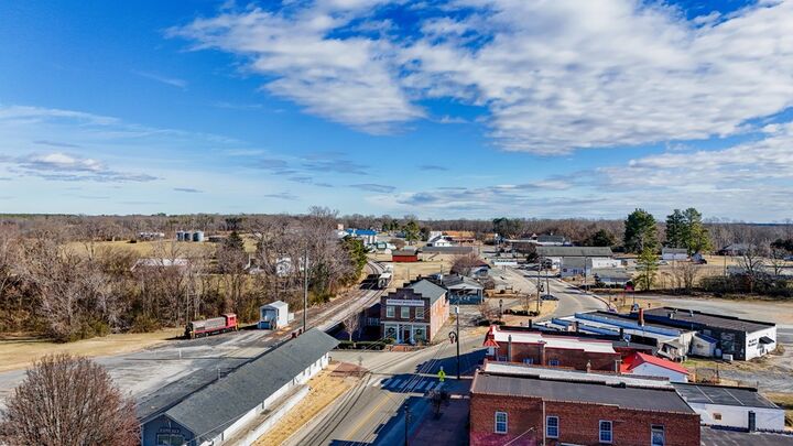 Property Photo:  1002 Main Street  VA 23936 