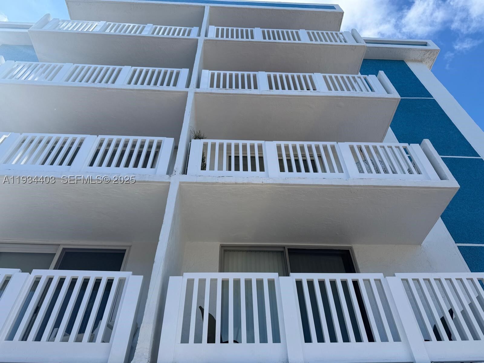 Property Photo: 910 Michigan Ave 305 FL 33139