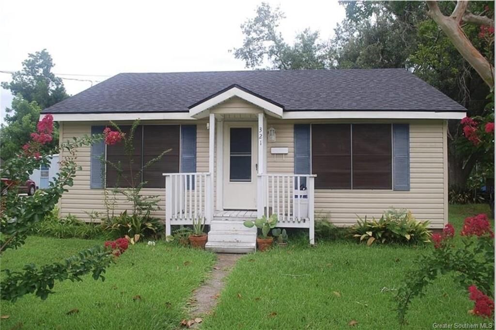 Property Photo:  321 W Lagrange Street W  LA 70605 