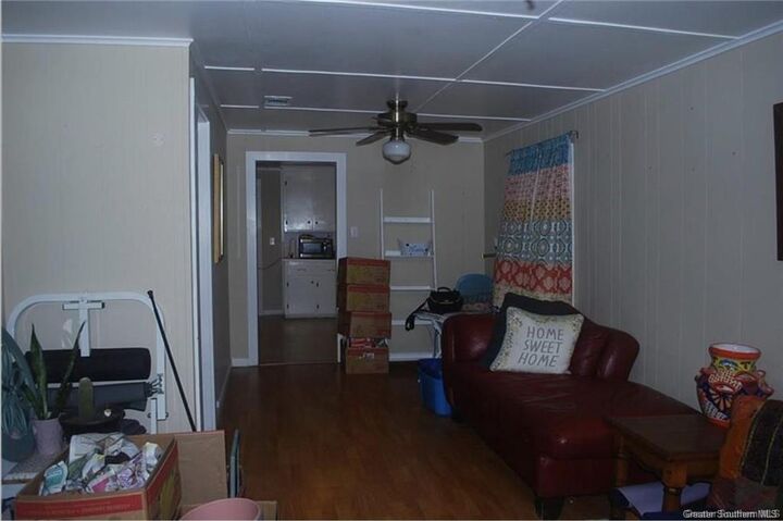 Property Photo: 323 W Lagrange Street W LA 70605