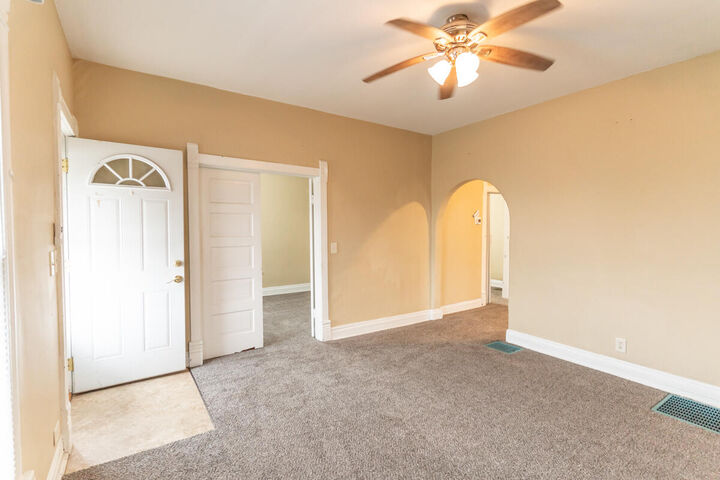 Property Photo:  206 S Locust  Street  IA 51534 