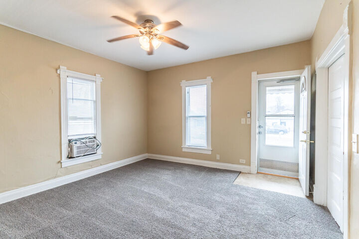 Property Photo:  206 S Locust  Street  IA 51534 