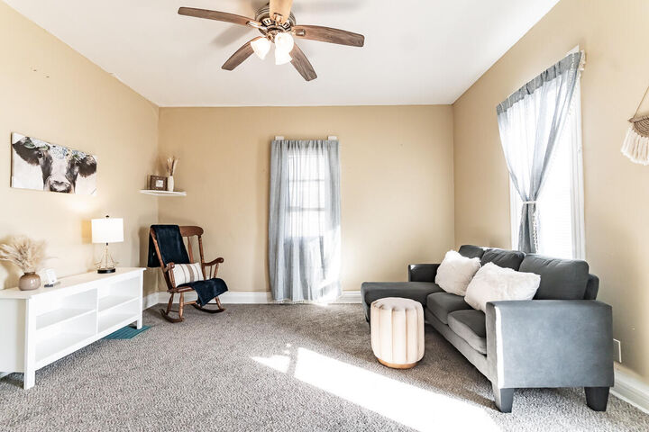 Property Photo:  206 S Locust  Street  IA 51534 