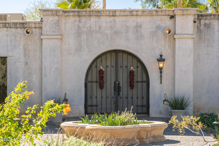 Property Photo:  2820 E Cerrada Los Palitos  AZ 85718 