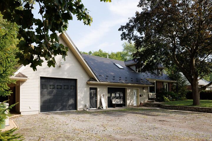 Property Photo:  297 Alma Street  ON N5P 3B9 