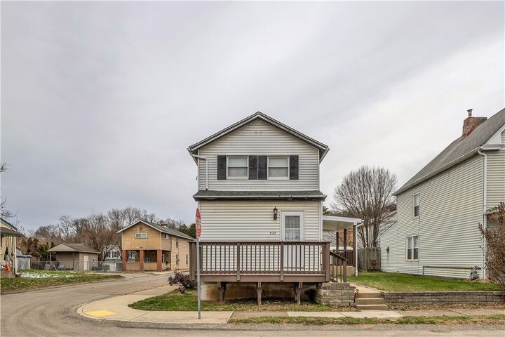 Property Photo:  520 6th Ave  PA 15106 