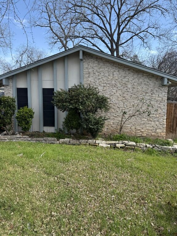 Property Photo: 9505 N Creek Drive TX 78753
