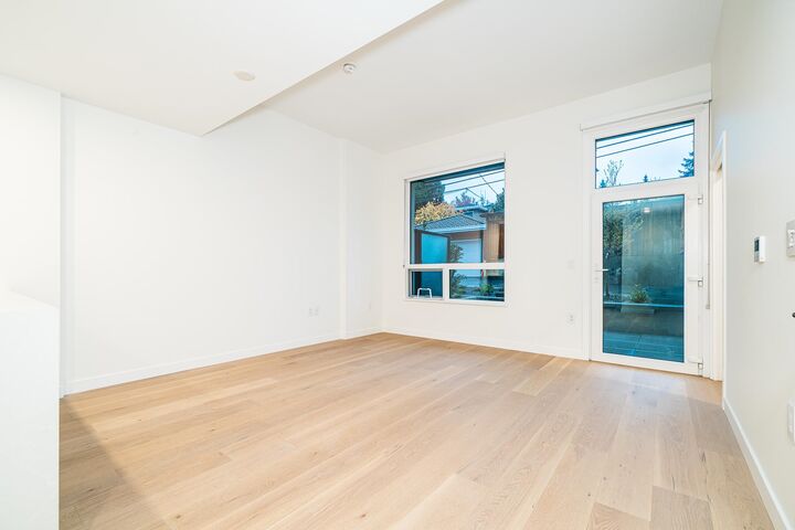 Property Photo:  5212 Cambie Street 107  BC V5Z 2Z7 