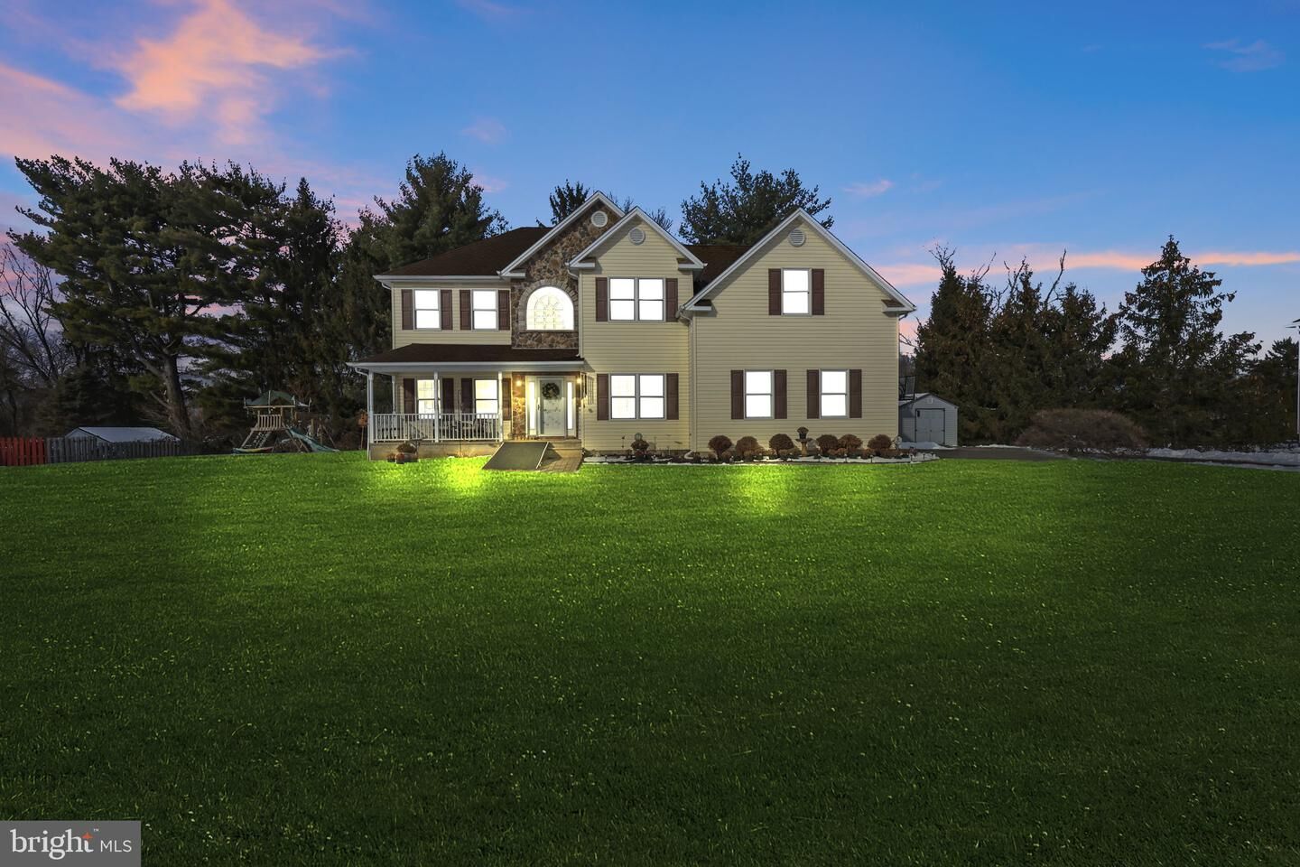 Property Photo:  5 Ridge Top Terrace  NJ 07882 