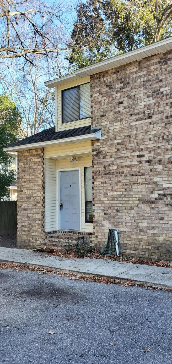 Property Photo: 96 Ashley Hall Plantation Road SC 29407