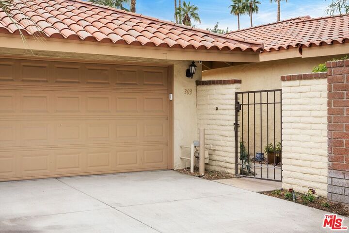 Property Photo:  303 Villena Way  CA 92260 