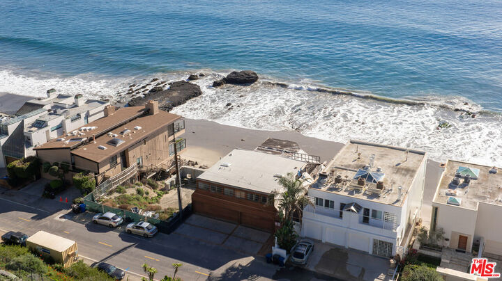 Property Photo:  25266 Malibu Rd  CA 90265 