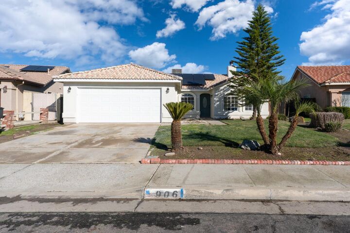 Property Photo:  906 Don Medico Drive  CA 93230 