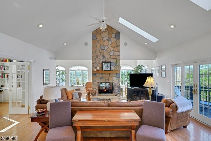 Property Photo: 15 Skytop Dr NJ 07834