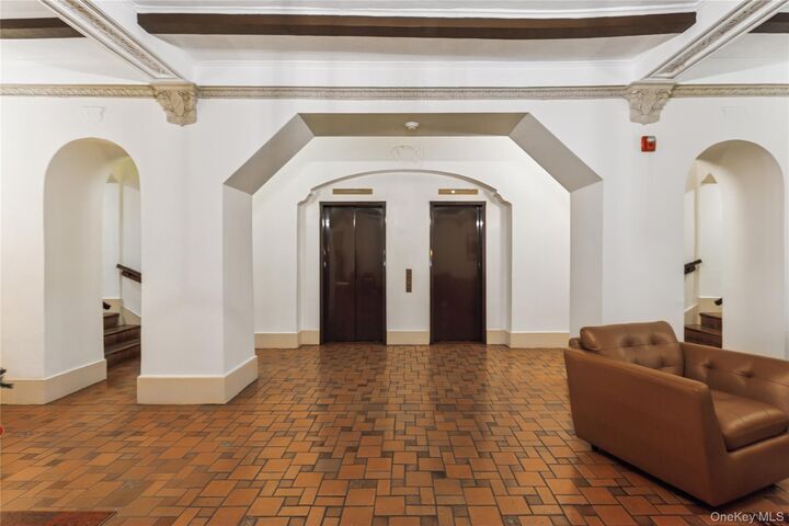 Property Photo: 310 Riverside Boulevard 1H NY 11561