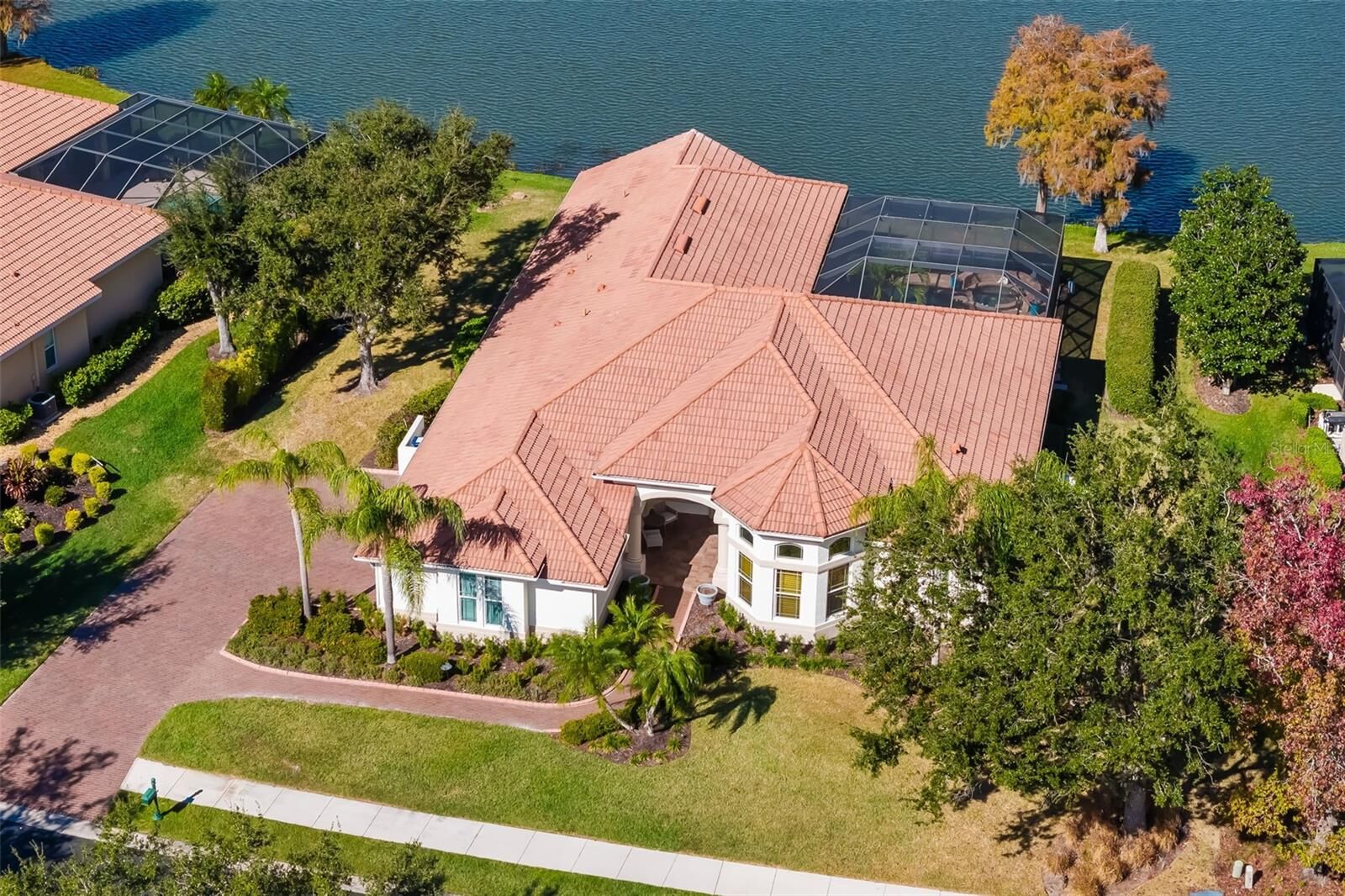 Property Photo: 11528 Savannah Lakes Drive FL 34219