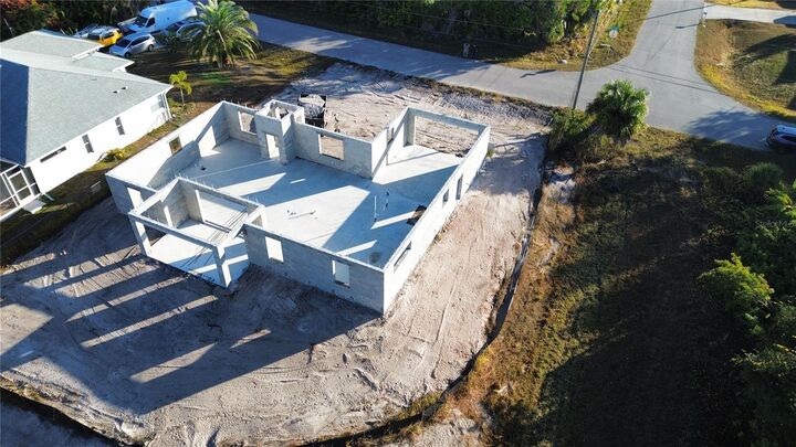 Property Photo: 1405 Winthrop Street FL 34288