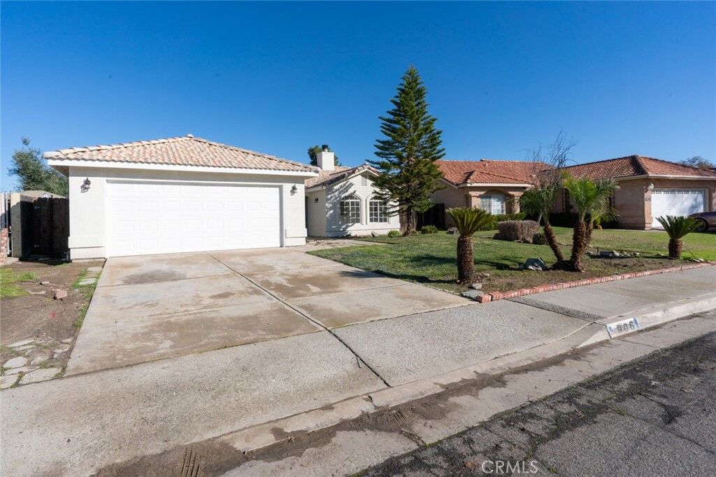 Property Photo:  906 Don Medico Drive  CA 93230 
