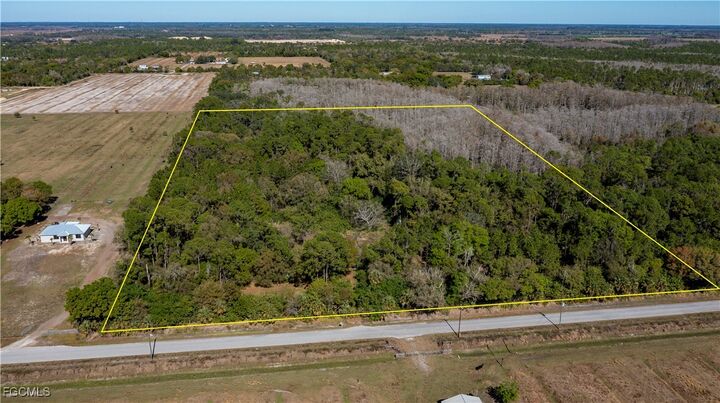 Property Photo: 850 G Road FL 33935