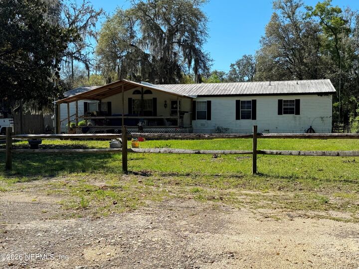 Property Photo: 119 Chandler Street FL 32148