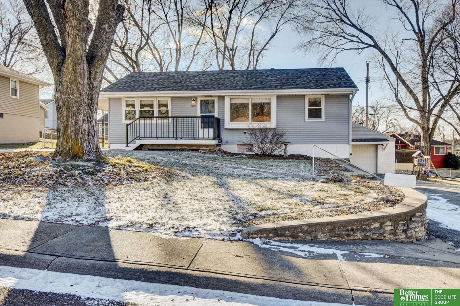 Property Photo:  533 Bonnie Avenue  NE 68046 