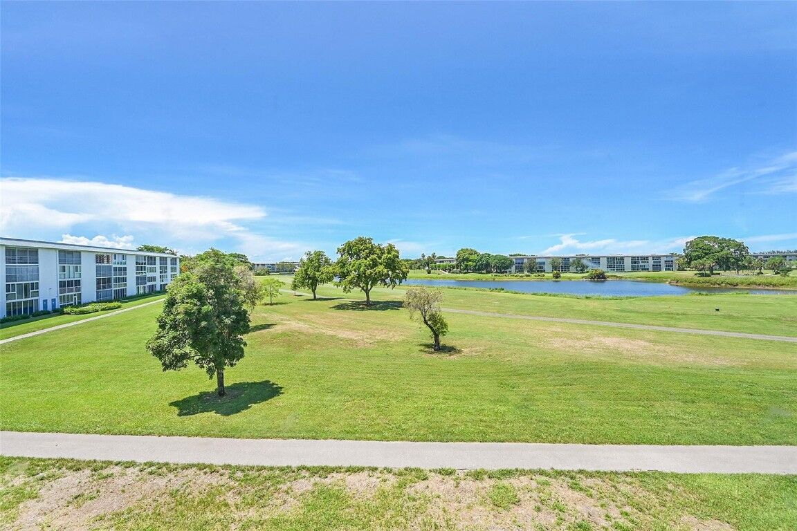 Property Photo: 2801 Victoria Way D3 FL 33066