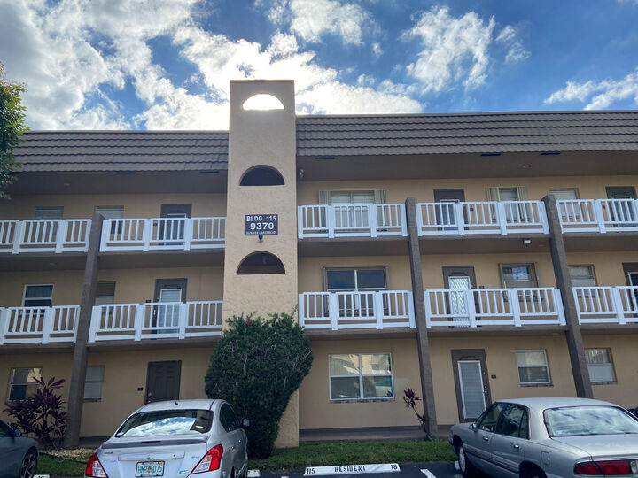Property Photo:  9370 Sunrise Lakes Boulevard 105  FL 33322 