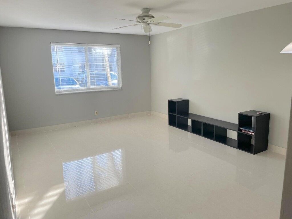 Property Photo:  1801 NE 62nd Street 208  FL 33308 