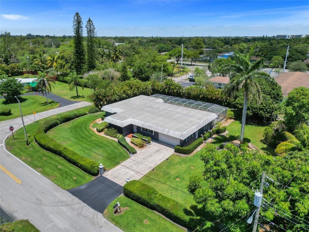 Property Photo:  4129 SW 1st Court  FL 33317 