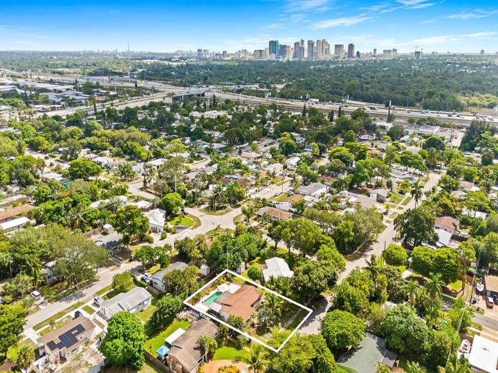 Property Photo:  2341 SW 15th Street  FL 33312 