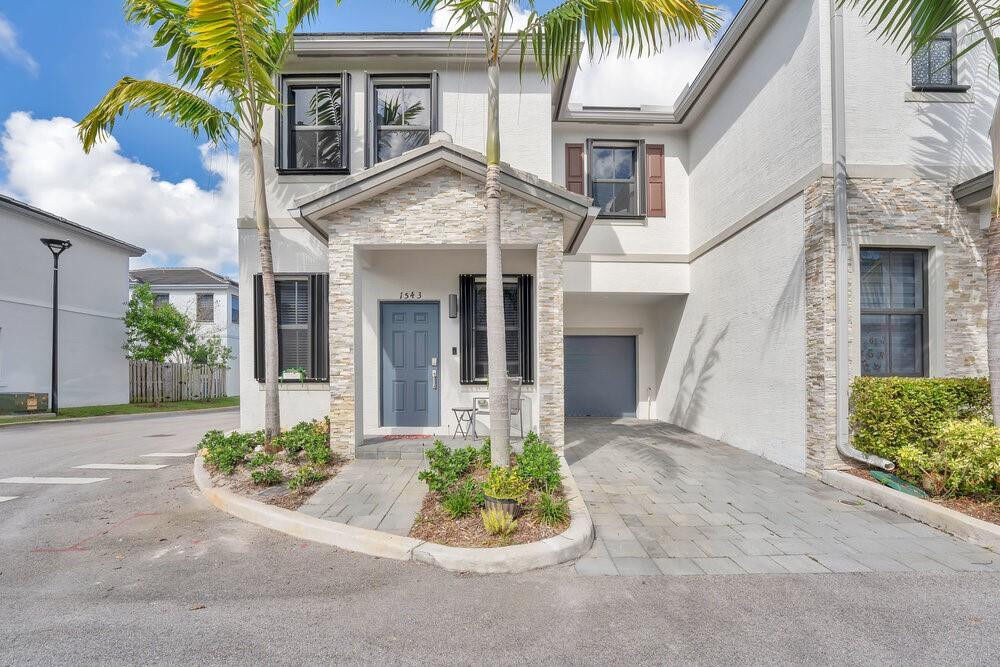 Property Photo: 1543 SW 29th Street 1543 FL 33315