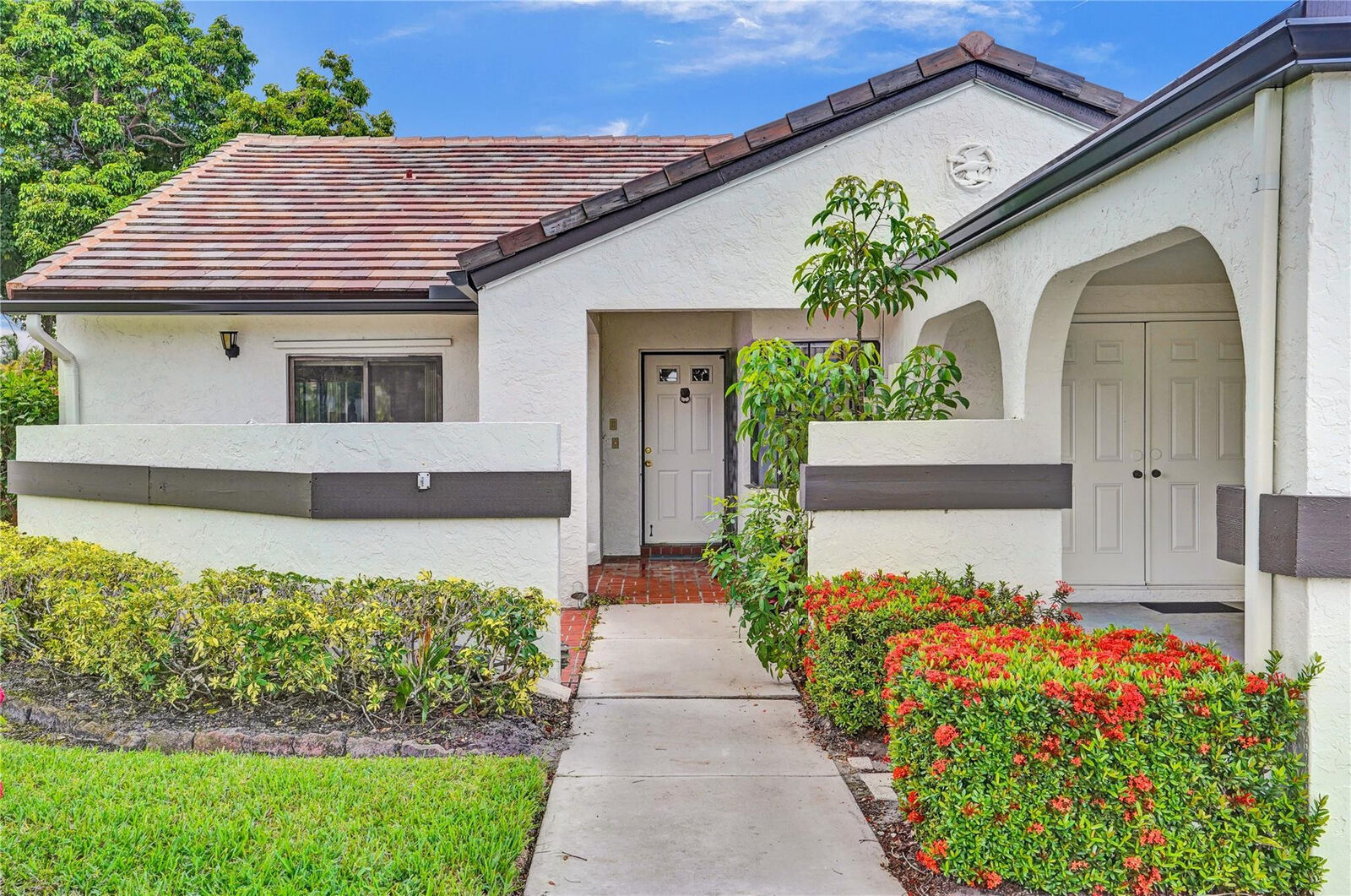 Property Photo: 5658 Parkwalk Circle FL 33472