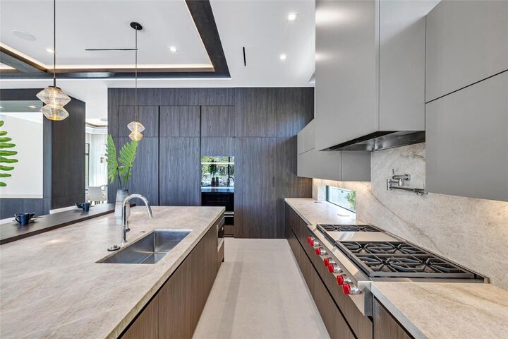 Property Photo: 51 Isla Bahia Drive FL 33316