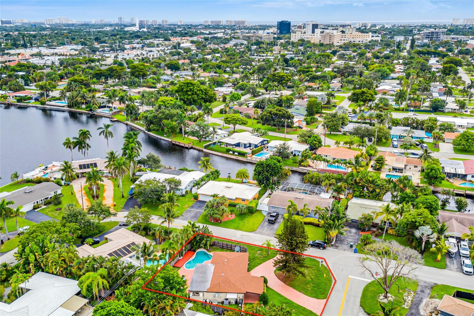 Property Photo: 1361 NE 47th Street FL 33334