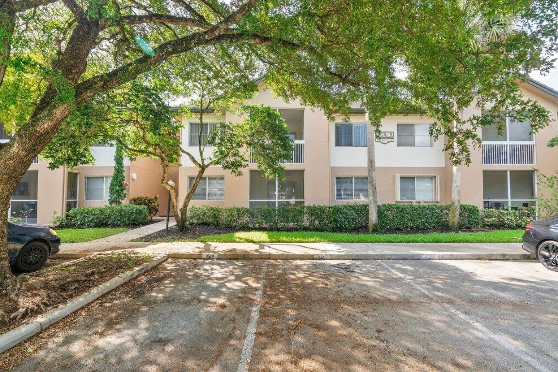 Property Photo:  9899 Westview Drive 516  FL 33076 