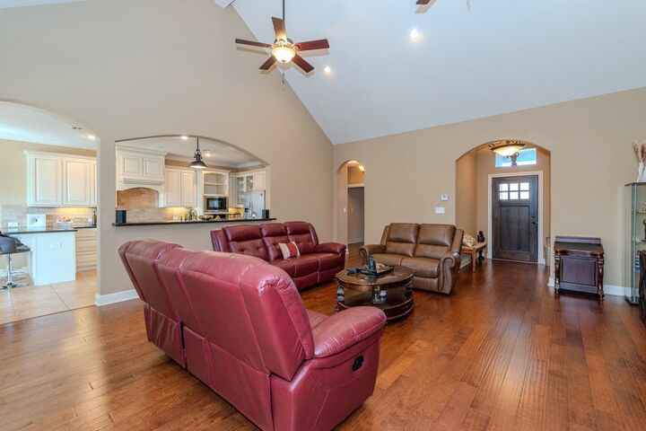 Property Photo:  152 Sterling Ridge Dr  TX 77627 